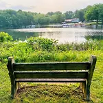Modern Cabin With Hot Tub Grill Lake Beach Wineries Hiking Fishing And Hershey Park Family And Pet Friendly Superhosts On Ab&B