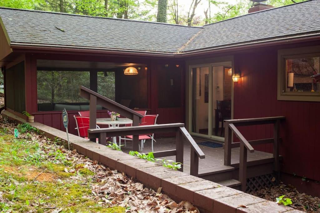 Lakeside Retreat: Pet-friendly With Hot Tub & Outdoor Activities Casa de férias *