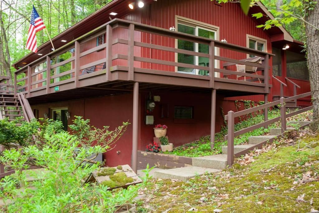 Lakeside Retreat: Pet-friendly With Hot Tub & Outdoor Activities Casa de férias *