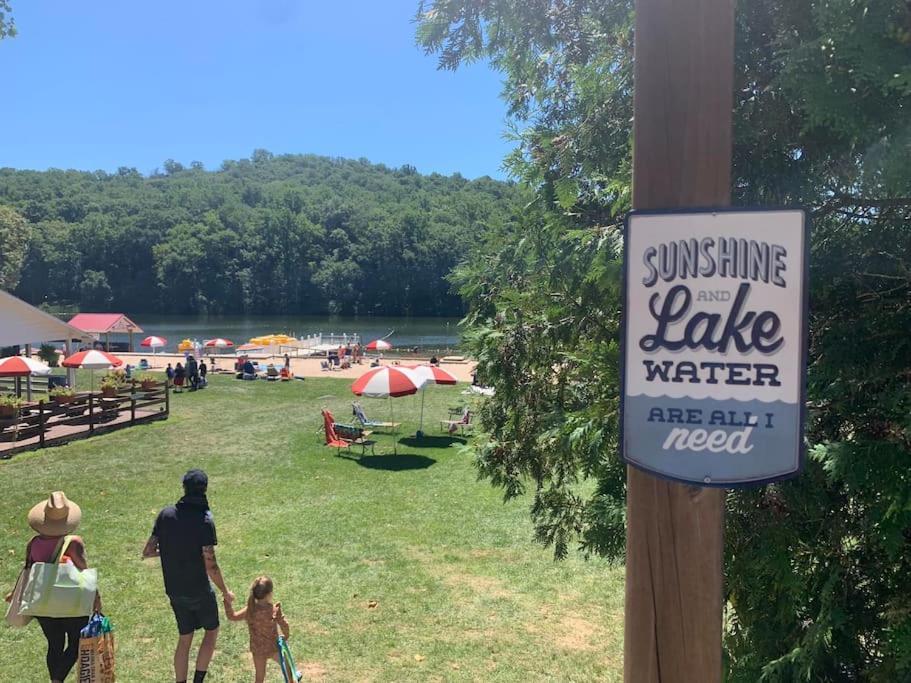 Lakeside Retreat: Pet-friendly With Hot Tub & Outdoor Activities Mount Gretna