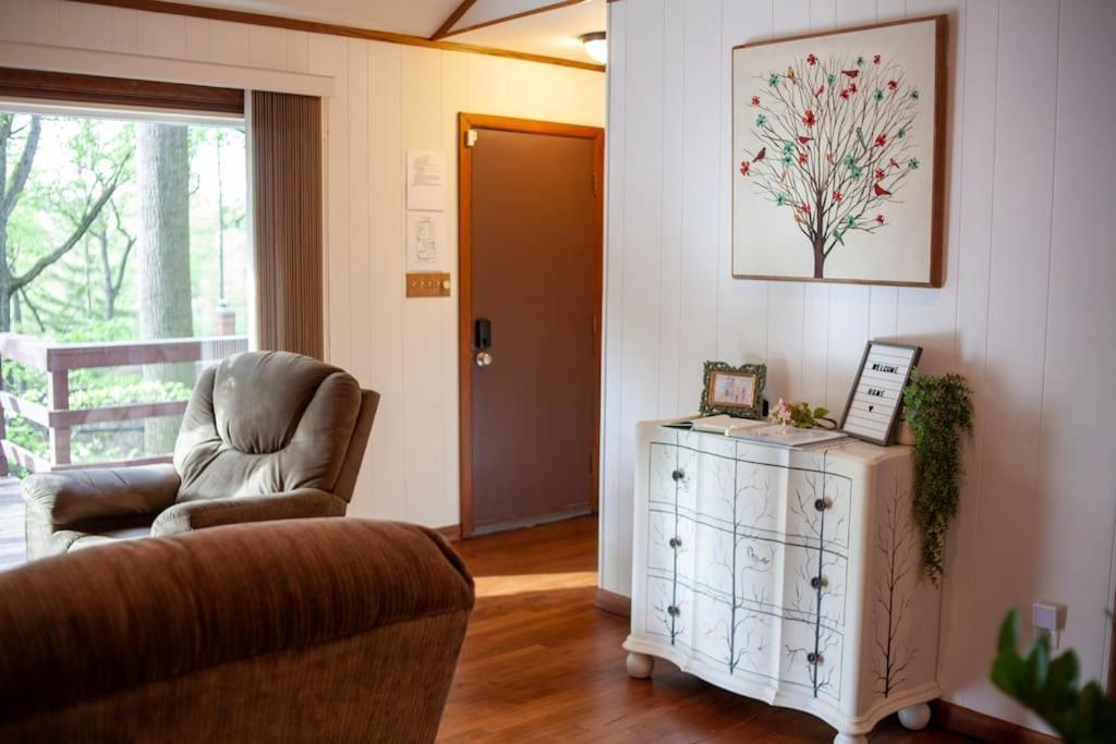 Casa de férias Lakeside Retreat: Pet-friendly With Hot Tub & Outdoor Activities