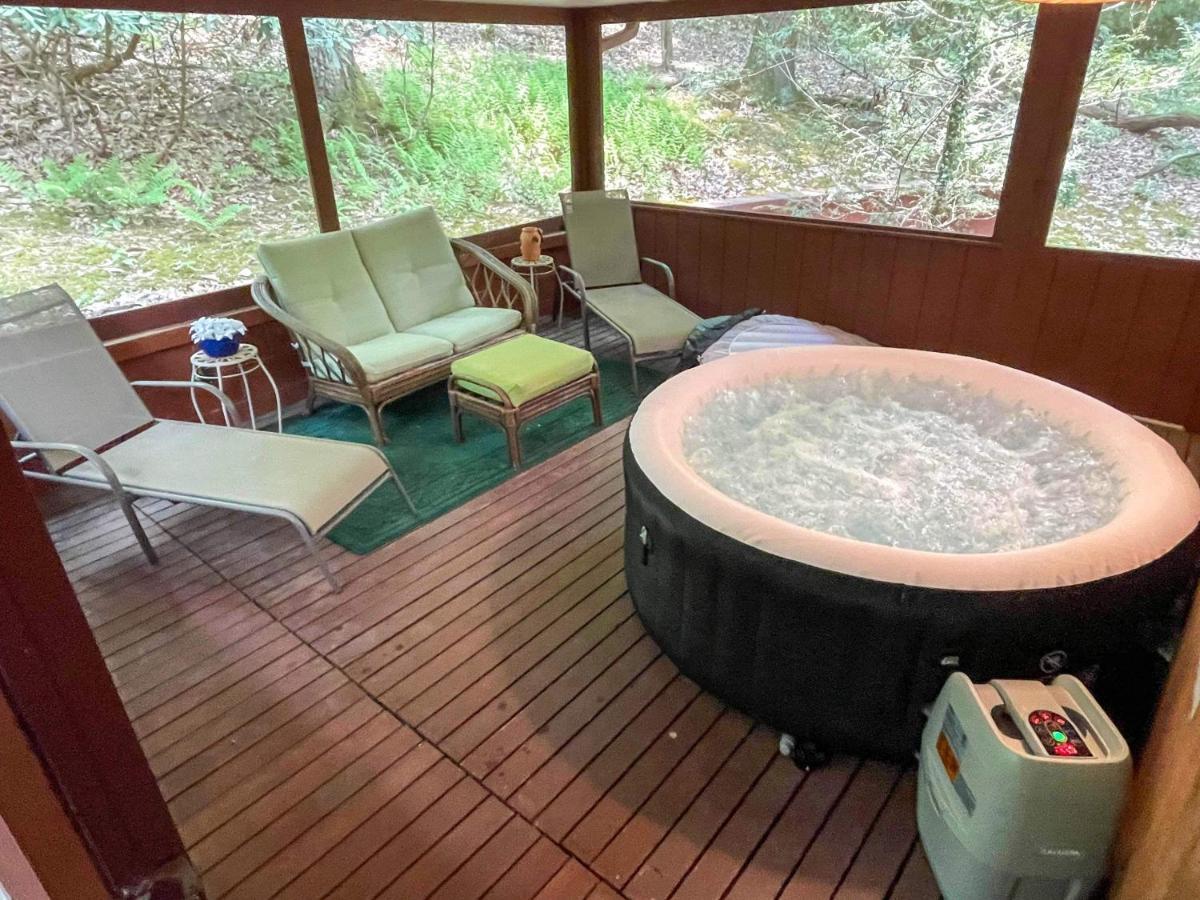 Lakeside Retreat: Pet-friendly With Hot Tub & Outdoor Activities * Mount Gretna